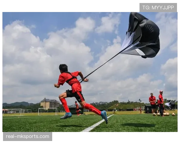 早期青训对 Rodri 技术与战术意识的塑造作用显著