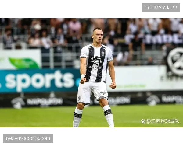 沙勒罗瓦锋线表现