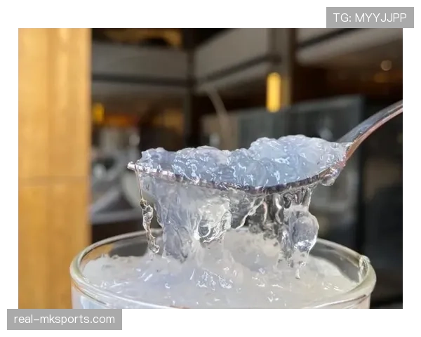 昌雅妮跳水冠军回家，邻居说她妈每天凌晨四点炖燕窝